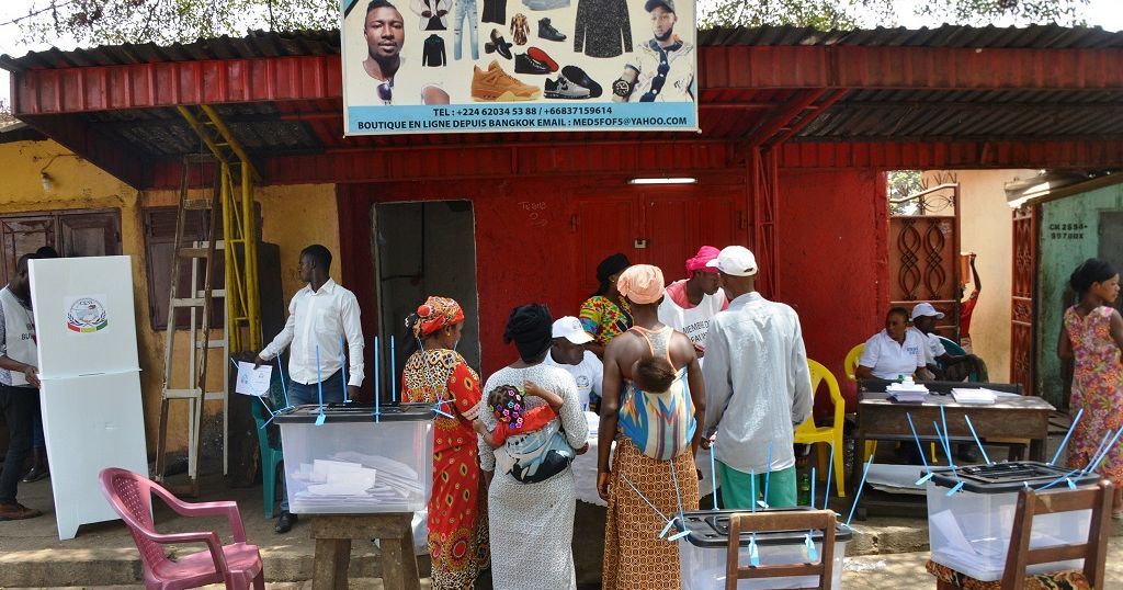 Guinea referendum: ‘yes’ vote sparks debate on military leader, Doumbouya’s future